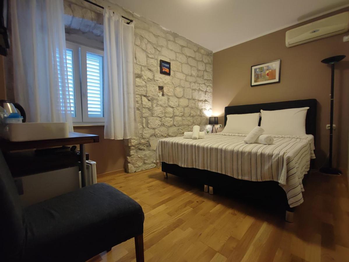 Carol Rooms Trogir Exterior foto
