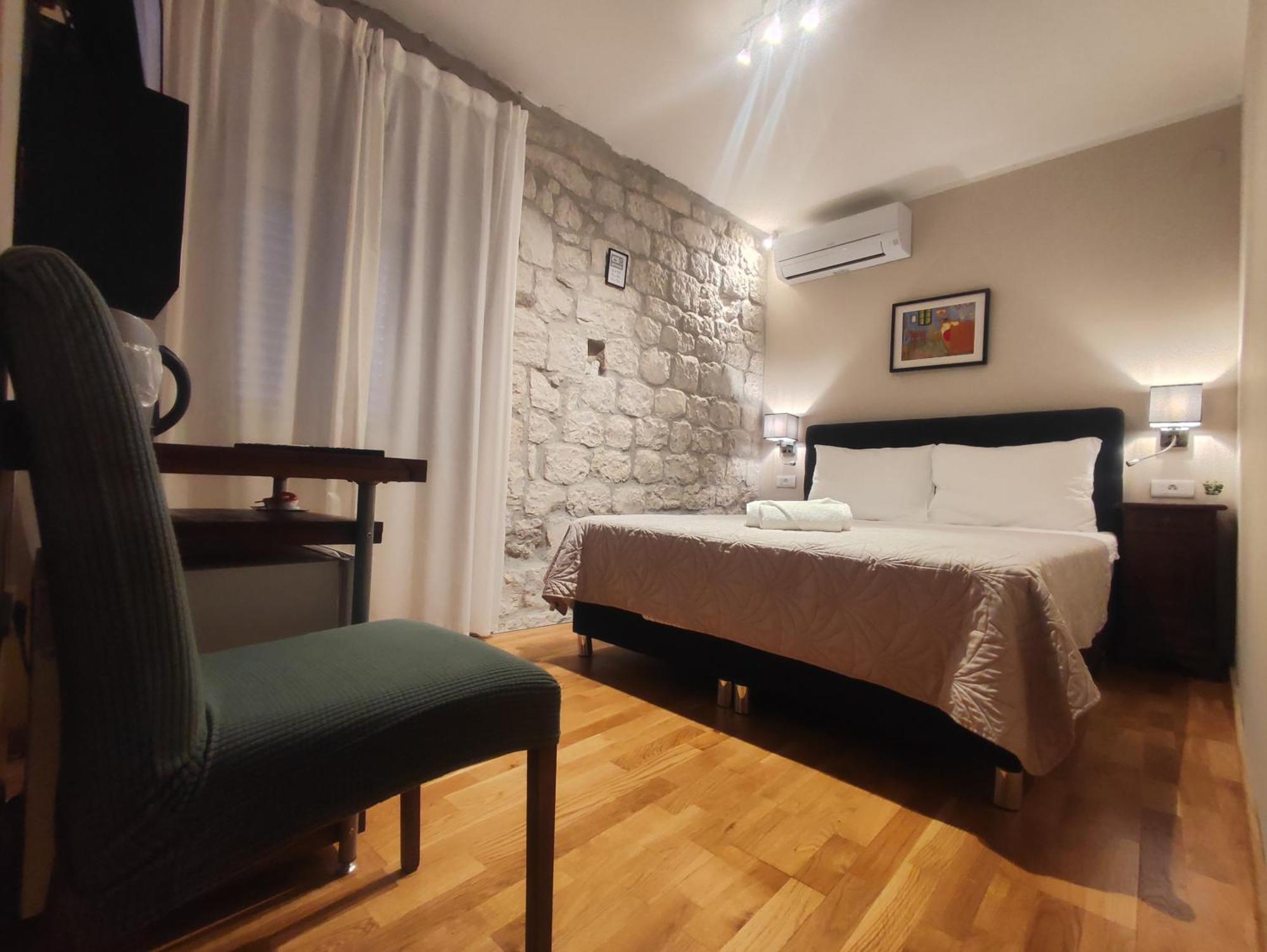Carol Rooms Trogir Exterior foto